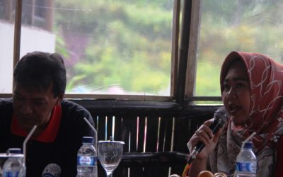 Tilik Desa, Plt. Bupati Serahkan Pengelolaan Bantuan Khusus Pada Pemdes