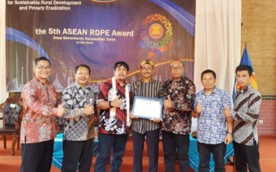 BUMDesa SERANG MAKMUR SEJAHTERA MENDAPAT PENGHARGAAN 5TH ASEAN RURAL DEVELOPMENT POVERTY ERADICATION LEADERSHIP AWARDS